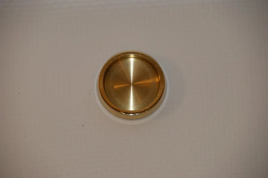Sockels messing 50mm met krasvilt/ per stuk voor piano
